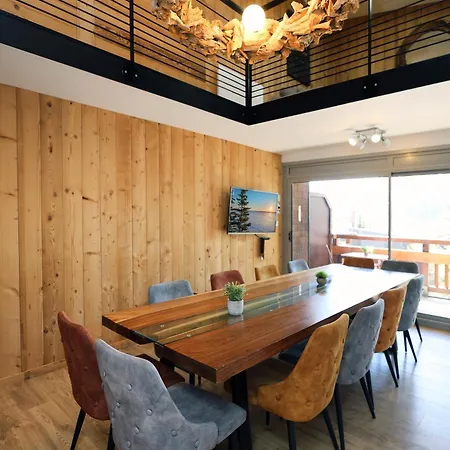 Spacieux Et Beau Duplex Au Pied Des Pistes Et Centre Station Avec Balcon *